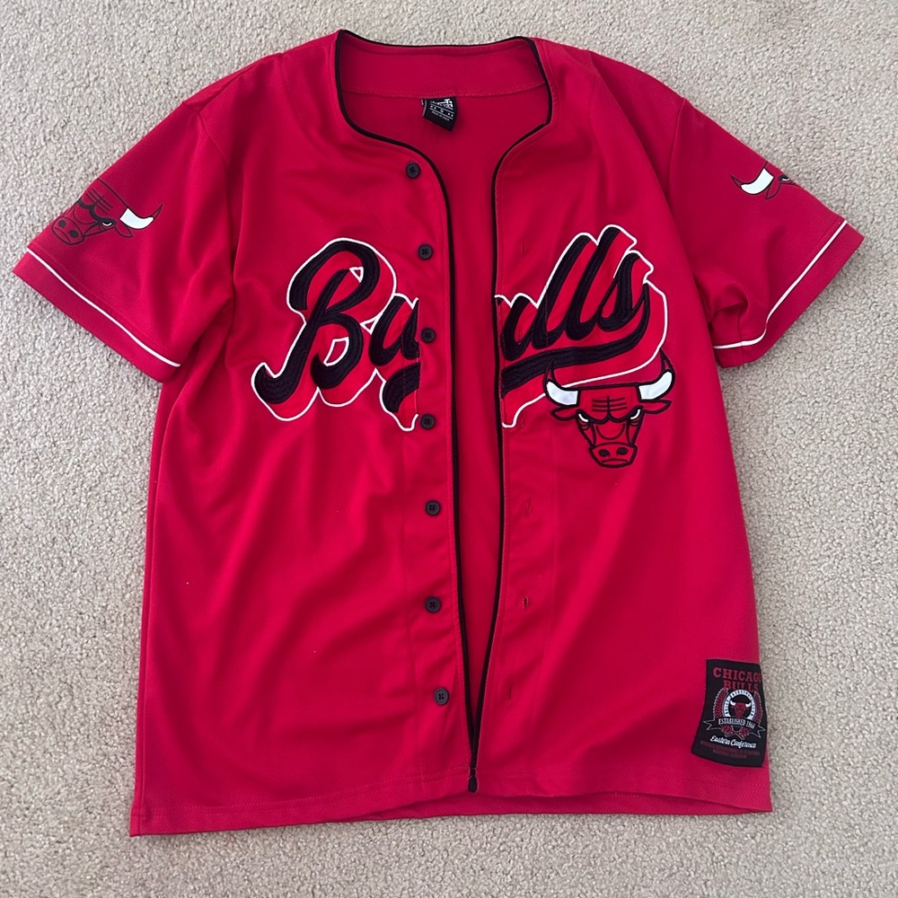 Chicago Bulls Ultra Game red button up basketball jersey NBA - Small